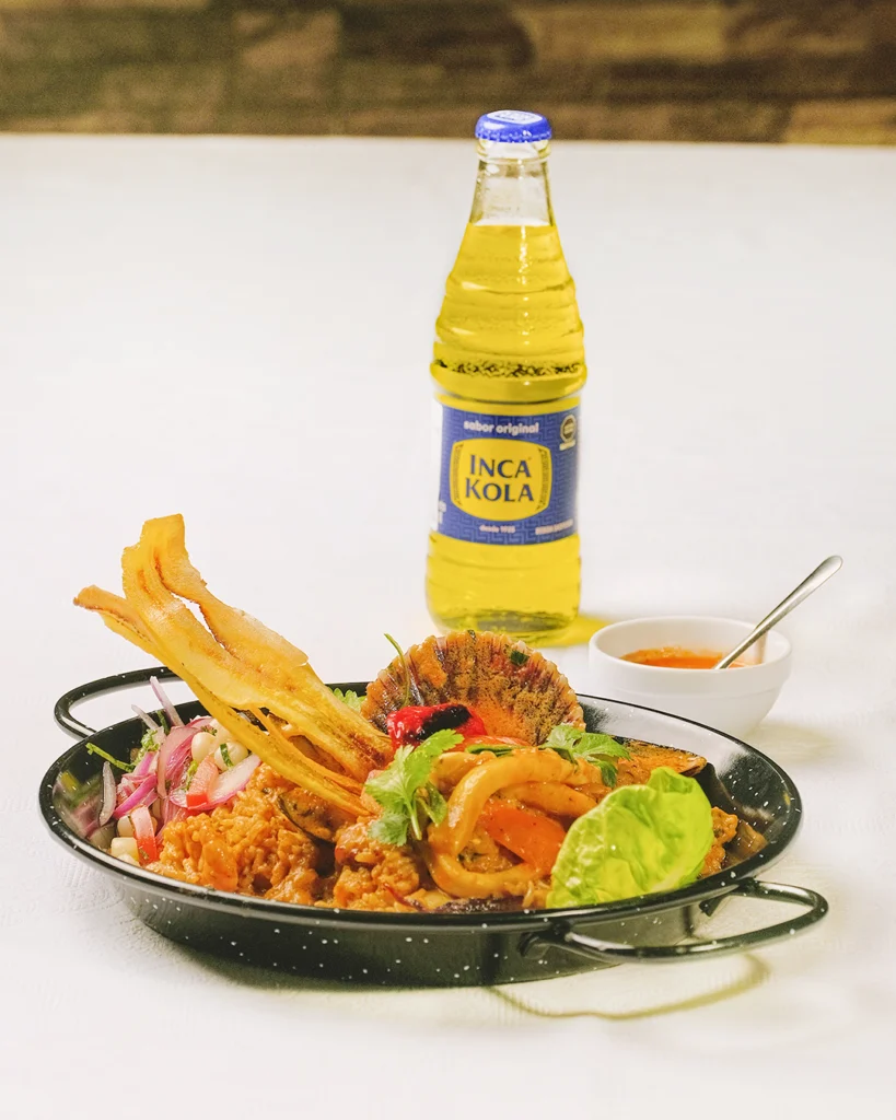 Arroz de mariscos, Inca Kola y rocoto