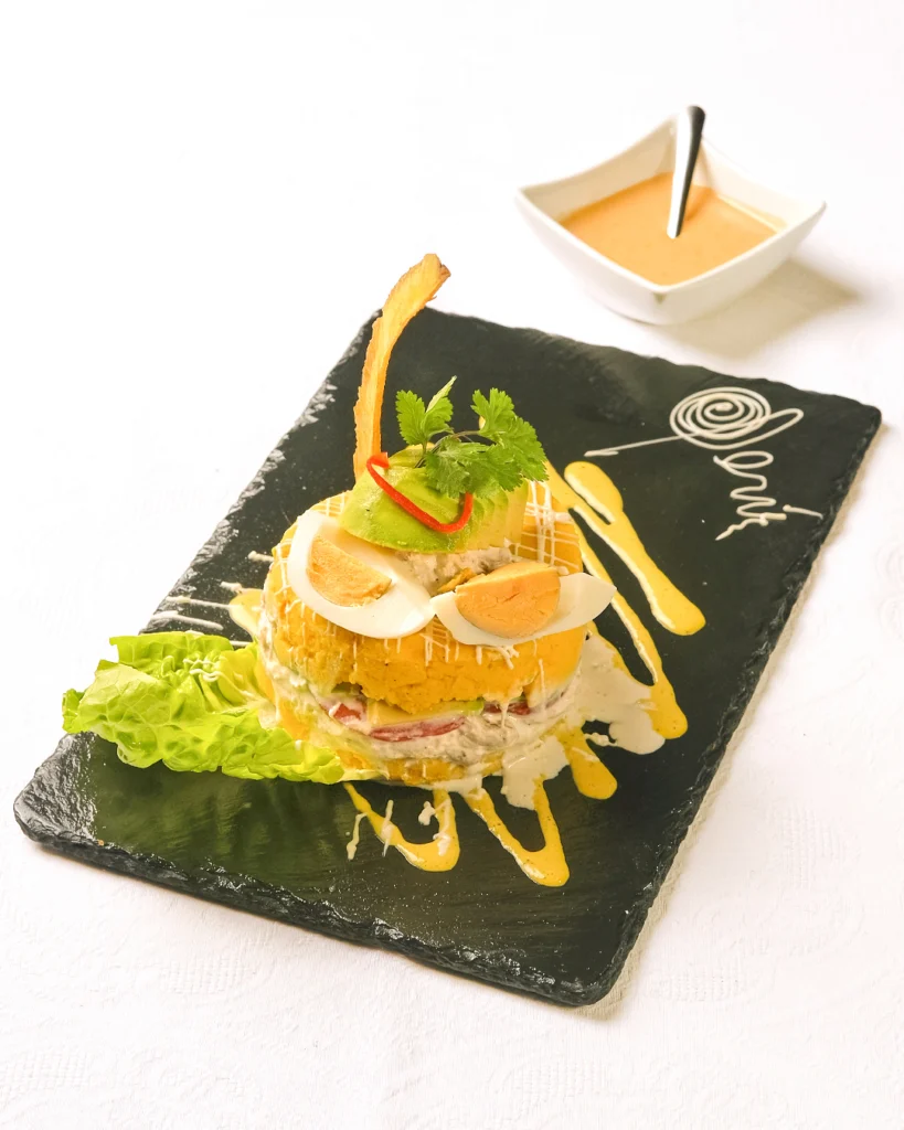 Causa limeña salsa rocoto