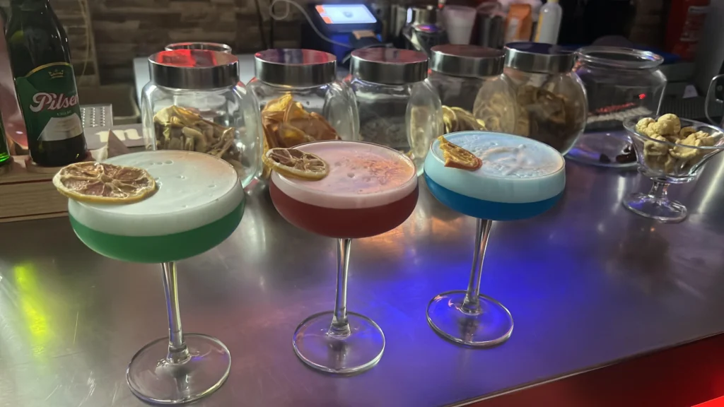 trio cóctel